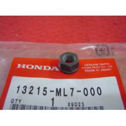 น็อตยึดก้านสูบ